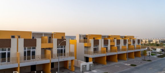 3 bedrooms Townhouse in Dubai, UAE No. 3399 14