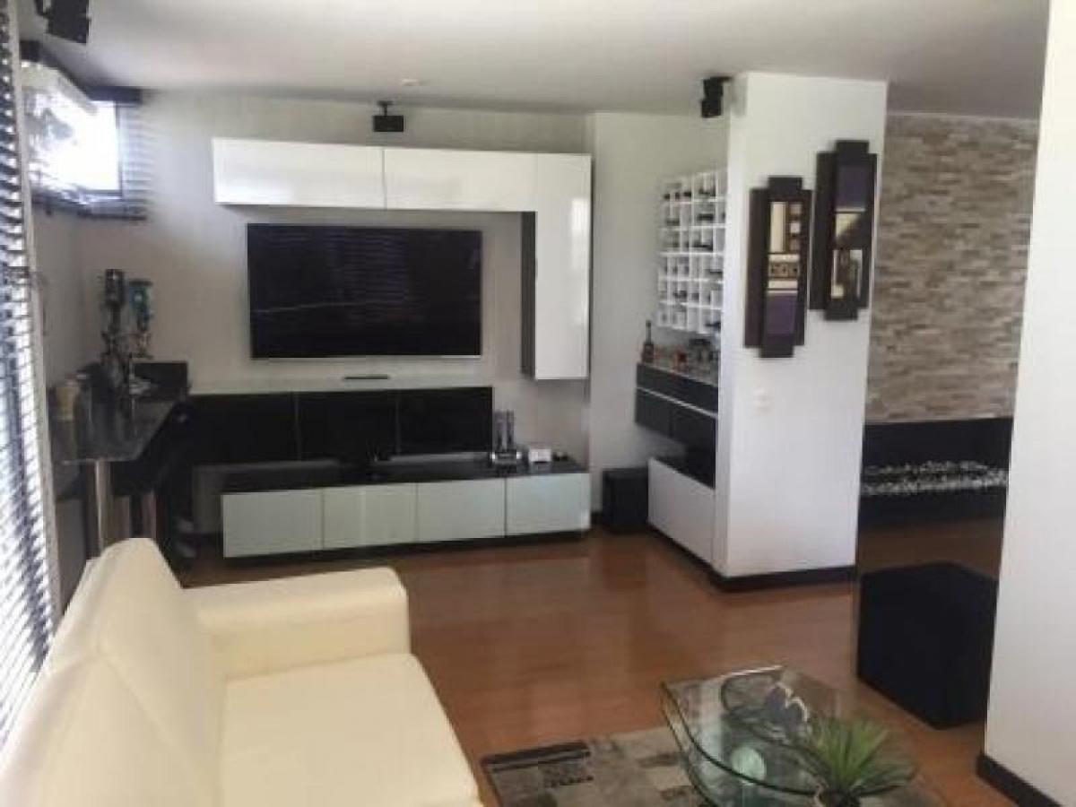 Дом с 3 спальнями в Богота, Колумбия № 14348