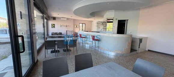 Propriété commerciale à Udine, Italy 100m² No. 360033 11