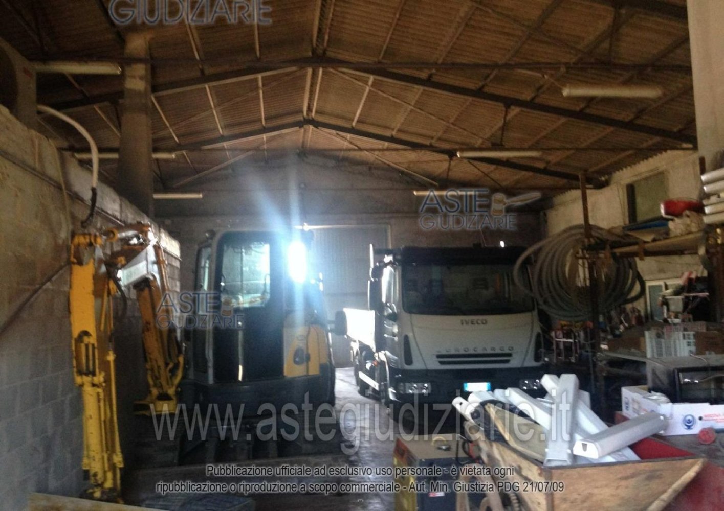 90m² Garage in Artena, Italy No. 26055