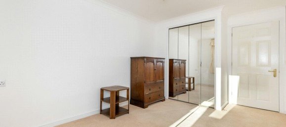 1 bedroom Apartment in Redhill, United Kingdom No. 12302 15