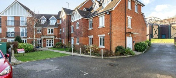 1 bedroom Apartment in Redhill, United Kingdom No. 12302 19