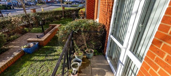 1 bedroom Apartment in Redhill, United Kingdom No. 12302 9