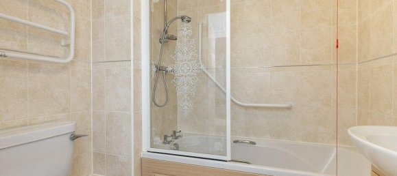 1 bedroom Apartment in Redhill, United Kingdom No. 12302 7