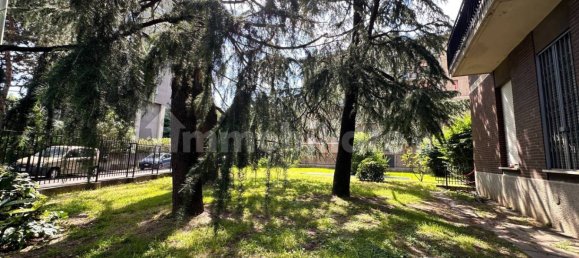 14m² Garage in Milan, Italy No. 273918 3