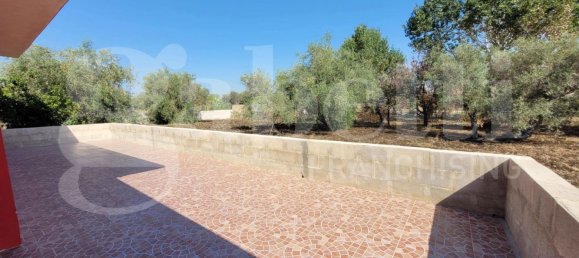 2 bedrooms Villa in Syracuse, Italy No. 242393 3