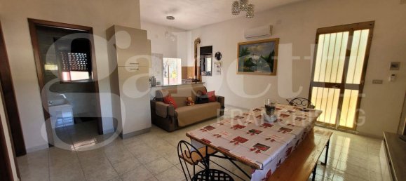 2 bedrooms Villa in Syracuse, Italy No. 242393 9
