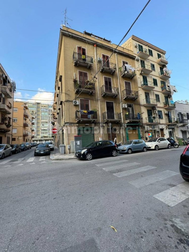 2 chambres Appartement à Palermo, Italy No. 10454