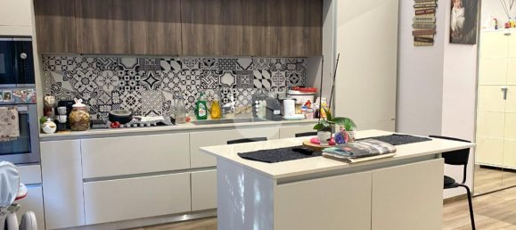 Квартира с 2 спальнями в Генуя, Италия № 353043 5