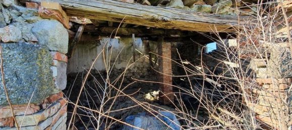 Studio in Radicofani, Italy No. 1422 4