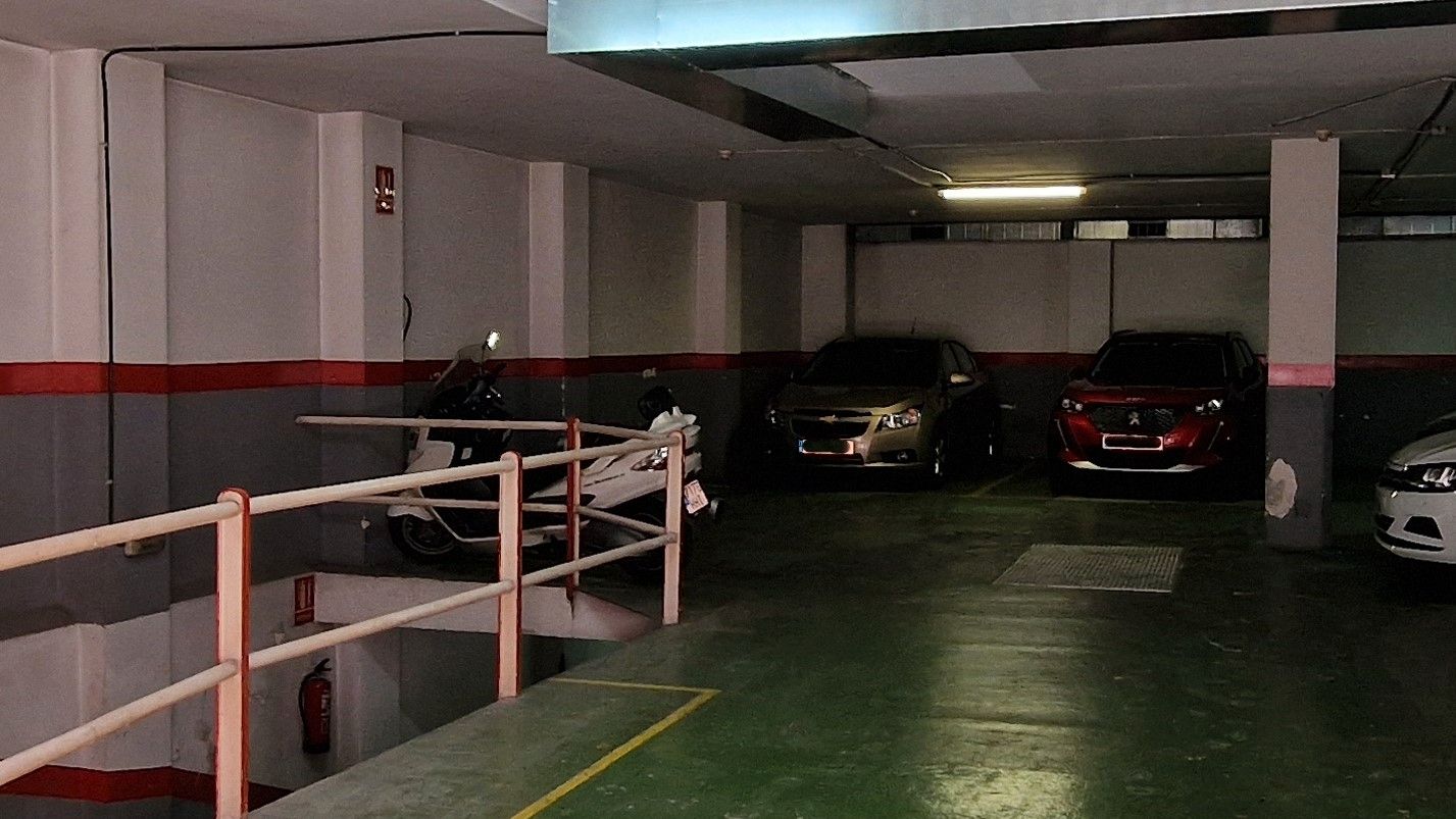 386m² Commercial property in L'Hospitalet de Llobregat, Spain No. 207607