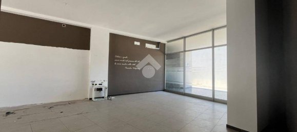 Коммерческая недвижимость с 2 комнатами в Козенца, Италия № 41592 3