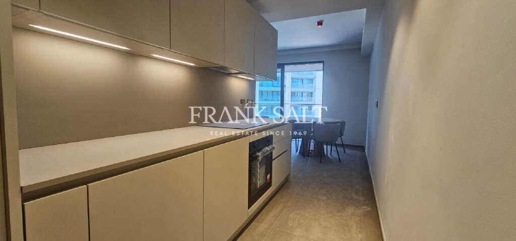 Квартира с 1 спальней в Сент-Джулианс, Мальта № 470