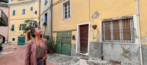 4 rooms House in Toirano, Italy No. 237111 16