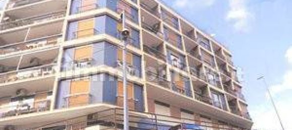 4 bedrooms Apartment in Messina, Italy No. 51844 4