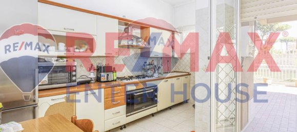 3 bedrooms Apartment in Rome, Italy No. 52902 6
