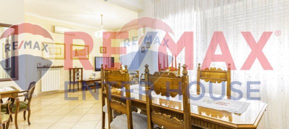 3 bedrooms Apartment in Rome, Italy No. 52902 2