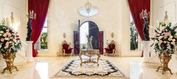 6 bedrooms Villa in Cadiz, Spain No. 84807 9