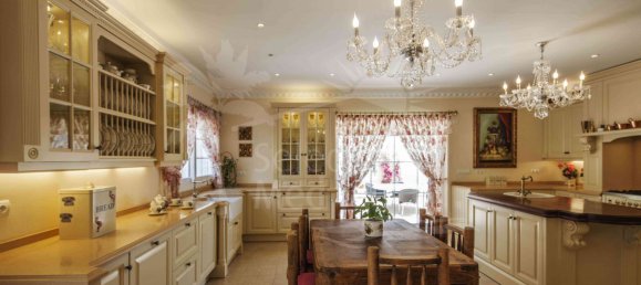 6 bedrooms Villa in Cadiz, Spain No. 84807 4