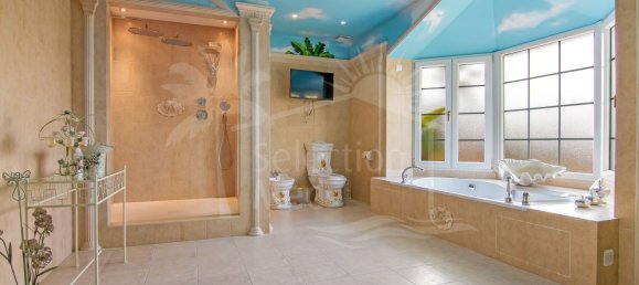 6 bedrooms Villa in Cadiz, Spain No. 84807 19