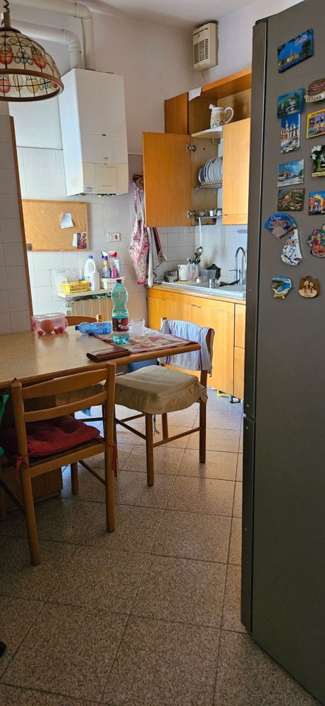 4-salle Appartement à Verona, Italy No. 284751