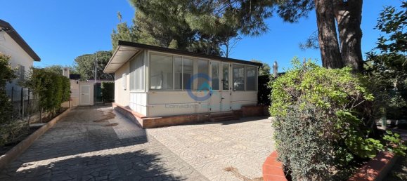 3 rooms Villa in Borgia, Italy No. 50048 3