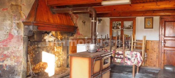 5 bedrooms House in Frassinoro, Italy No. 320456 4