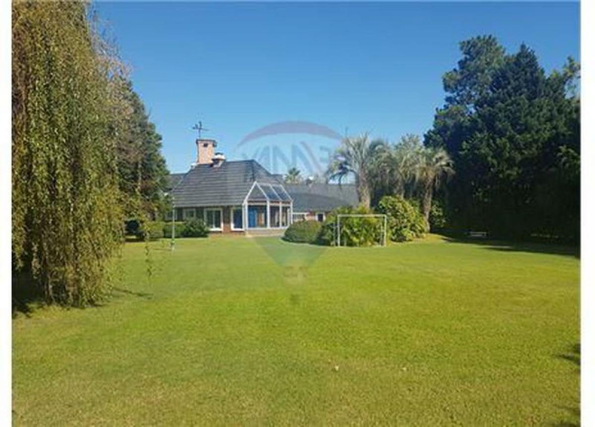 5 bedrooms House in Moreno, Argentina No. 7510