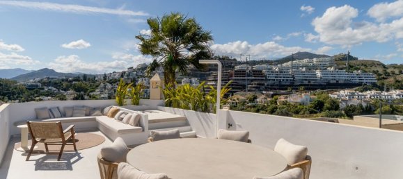 3 bedrooms Penthouse in Benahavis, Spain No. 186042 7