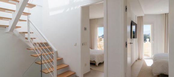 3 bedrooms Penthouse in Benahavis, Spain No. 186042 6