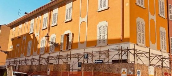 3 rooms Apartment in Parma, Italy No. 23555 4