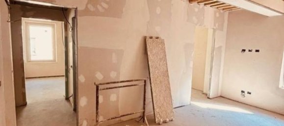 3 rooms Apartment in Parma, Italy No. 23555 9