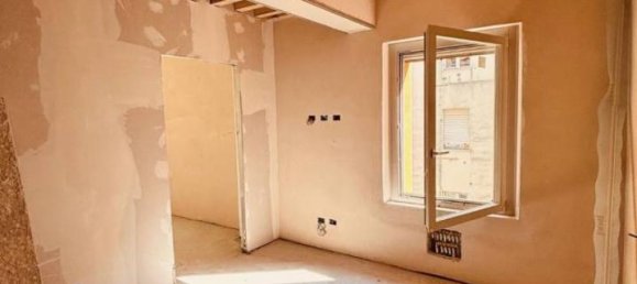 3 rooms Apartment in Parma, Italy No. 23555 8