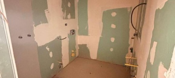 3 rooms Apartment in Parma, Italy No. 23555 14