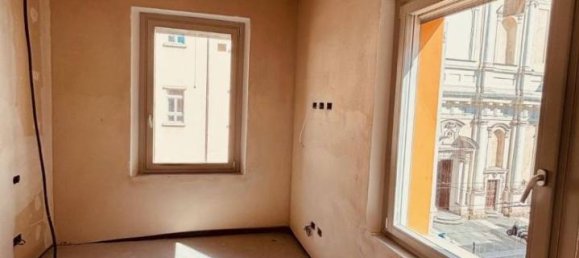 3 rooms Apartment in Parma, Italy No. 23555 10