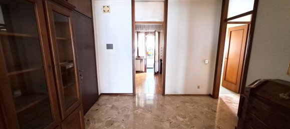 Apartamento de 4 dormitorios en Udine, Italy No. 376814 4