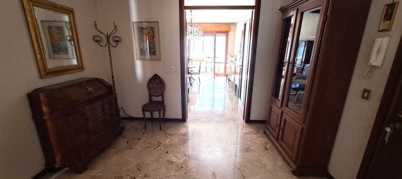 Apartamento de 4 dormitorios en Udine, Italy No. 376814 5