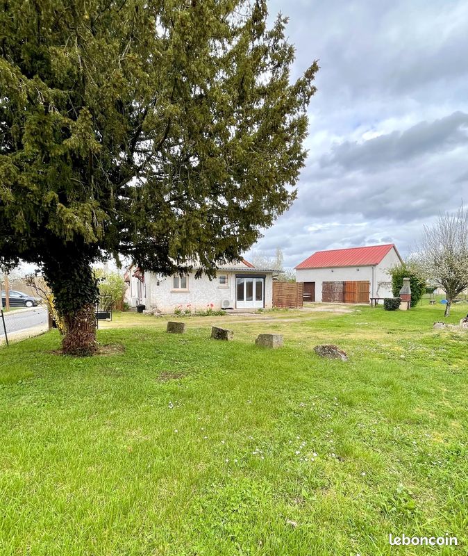 3 chambres Maison à Saint-Caprais, France No. 74110