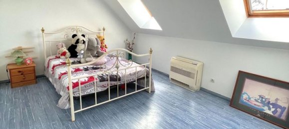 3 chambres Maison à Saint-Caprais, France No. 74110 9