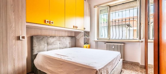 2 Schlafzimmer Wohnung in Collegno, Italy, Nr. 318737 10