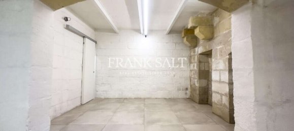 100m² Office in Valletta, Malta No. 12500 8