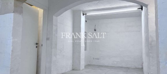 100m² Office in Valletta, Malta No. 12500 14