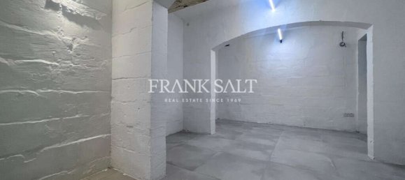 100m² Office in Valletta, Malta No. 12500 15