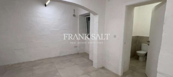 100m² Office in Valletta, Malta No. 12500 11