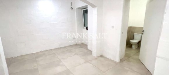 100m² Office in Valletta, Malta No. 12500 9