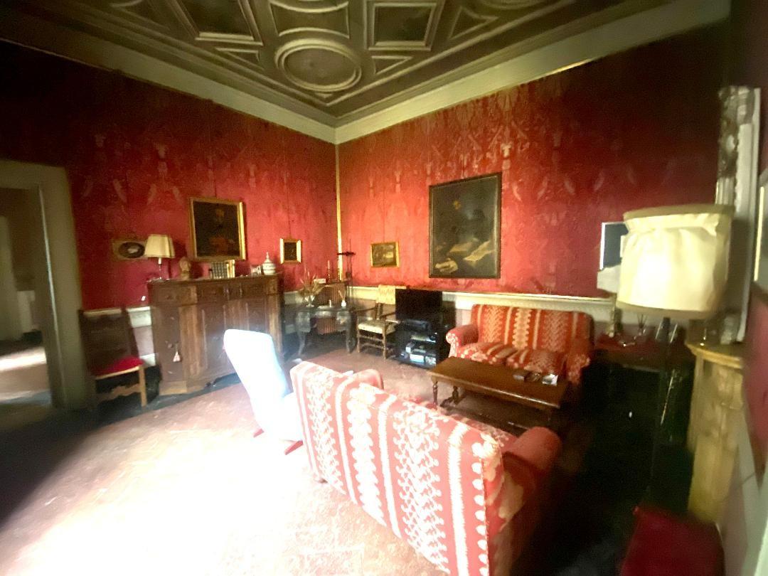 4 bedrooms Apartment in Siena, Italy No. 227834