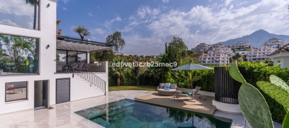 5 bedrooms Villa in Marbella, Spain No. 146394 7