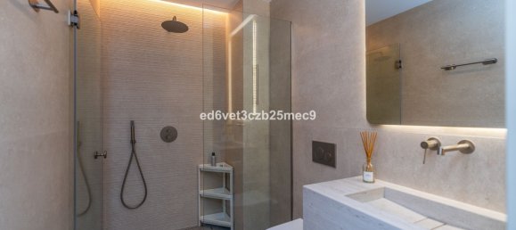 5 bedrooms Villa in Marbella, Spain No. 146394 33