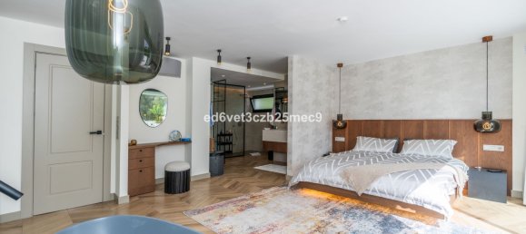 5 bedrooms Villa in Marbella, Spain No. 146394 14