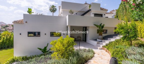 5 bedrooms Villa in Marbella, Spain No. 146394 37